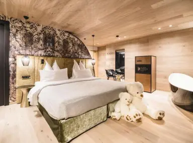 Alpin Garden Luxury Maison & Spa in St. Ulrich in Gröden – Modernes Doppelzimmer mit stilvoller Einrichtung | Wellnesshotel Gröden