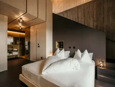 Green Luxury Hotel Pfösl in Welschnofen – Komfortables Doppelzimmer mit Holzelementen | Wellnesshotel Südtirol
