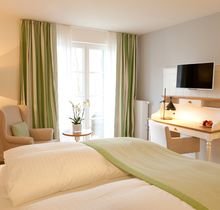 Fuchsbau Romantik Hotel in Timmendorfer Strand – Helles Doppelzimmer mit Schreibtisch | Wellnesshotel Ostsee