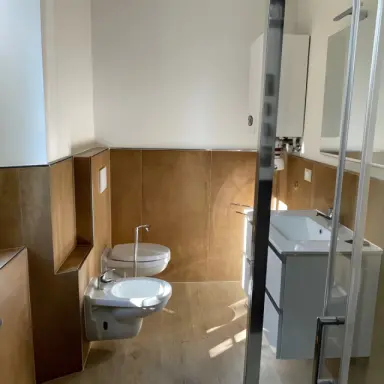 Novecento Luxury Residence & SPA in Montese – Badezimmer mit WC, Bidet und Waschbecken | Wellnesshotel Emilia-Romagna