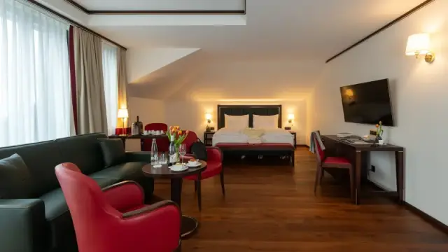 Bad Horn Hotel & Spa in Horn – Geräumige Suite mit Schlaf- und Wohnbereich | Wellnesshotel Bodensee