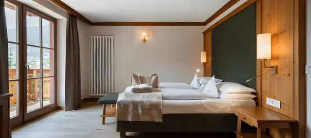 alpin & vital Hotel la Perla in St. Ulrich in Gröden – Gemütliches Doppelzimmer mit Balkon | Wellnesshotel Südtirol
