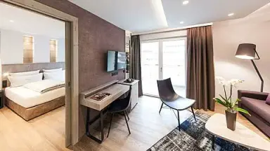 Sonnen Resort in Naturns – Elegante Suite mit separatem Schlaf- und Wohnbereich | Wellnesshotel Südtirol
