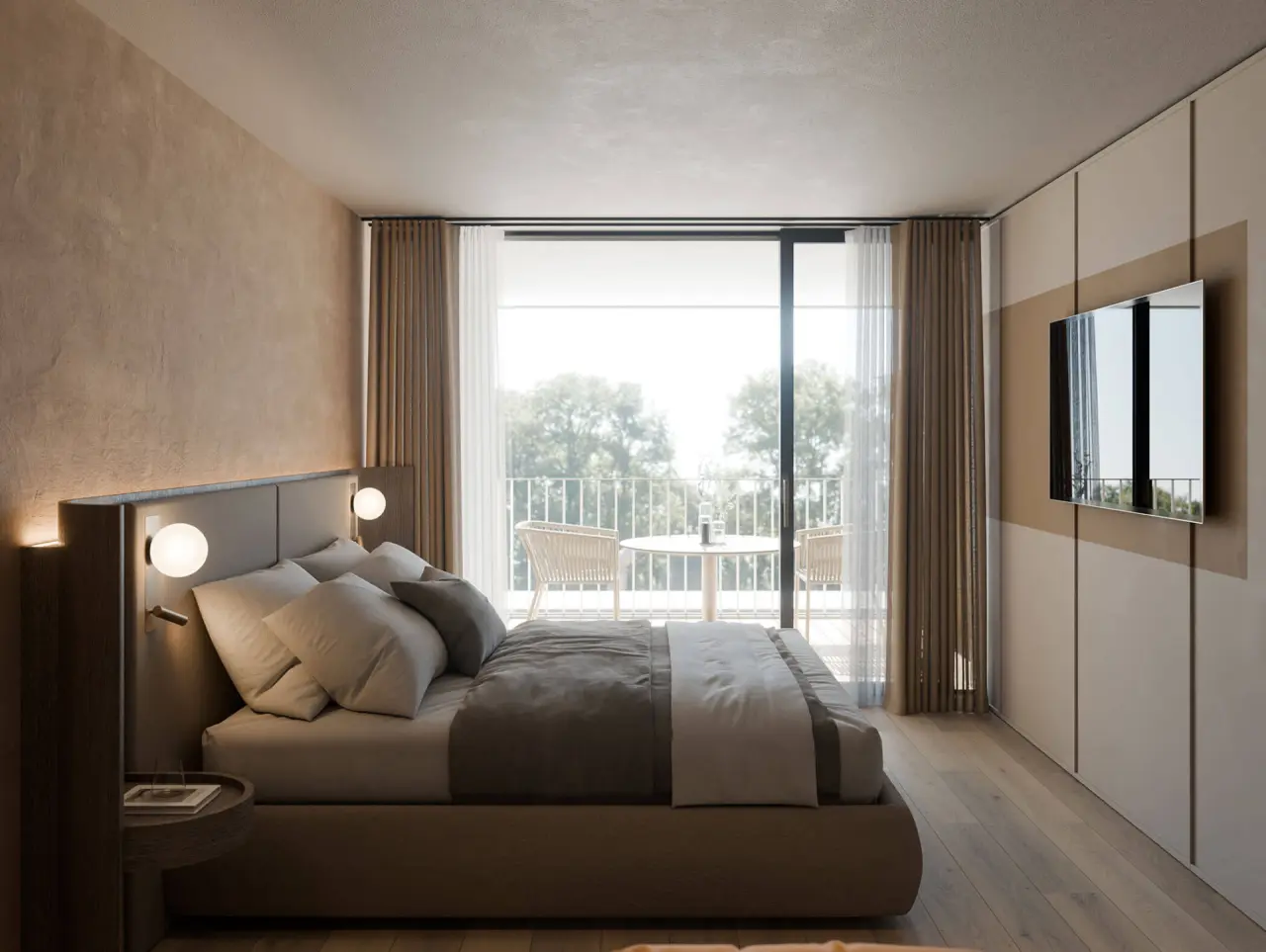 Majestic - Unique Spa Resort in Bruneck – Komfortables Doppelbett mit Blick auf den Balkon | Wellnesshotel Südtirol