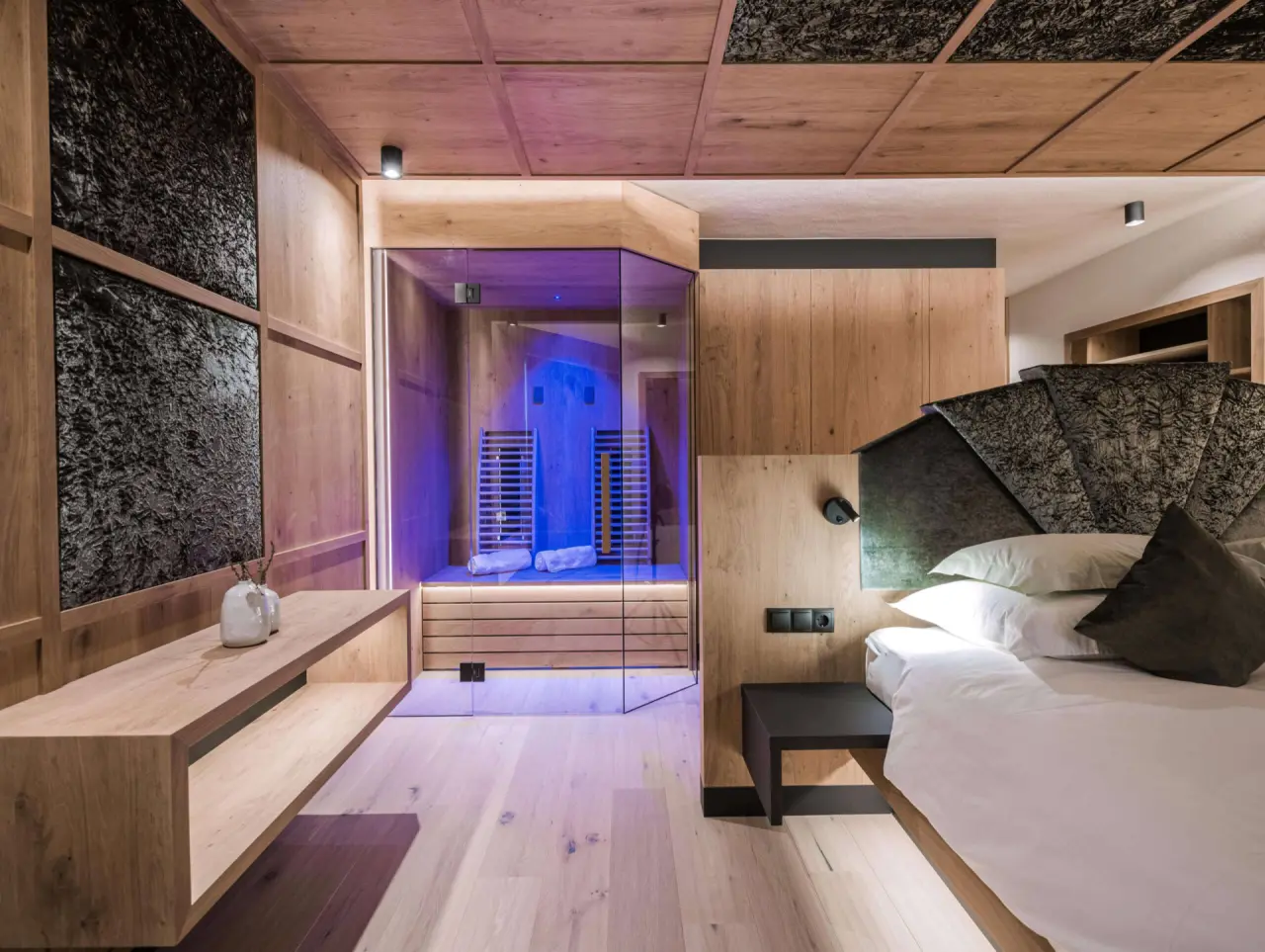 Majestic - Unique Spa Resort in Bruneck – Luxuriöses Zimmer mit privater Sauna und modernem Design | Wellnesshotel Südtirol
