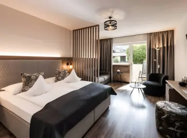 matill - timeless boutique retreat in Latsch – Helles Doppelzimmer mit modernem Design | Wellnesshotel Südtirol