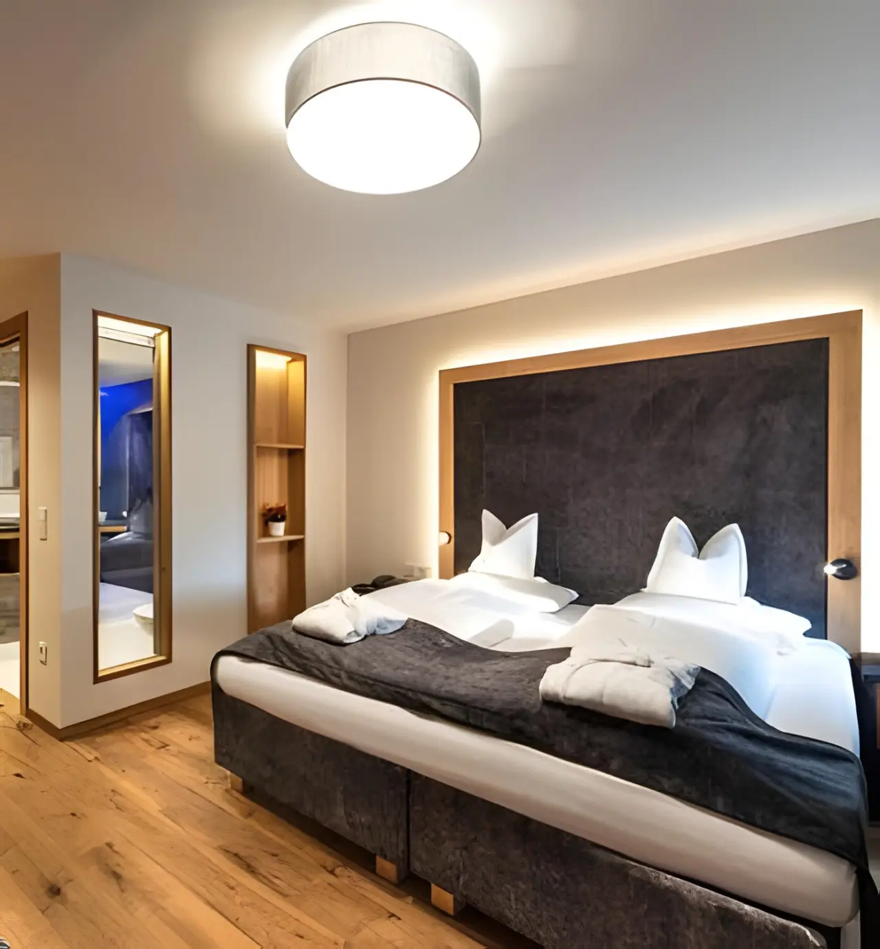Hotel Wiesnerhof in Terenten – Komfortables Doppelzimmer mit Bademänteln | Wellnesshotel Südtirol