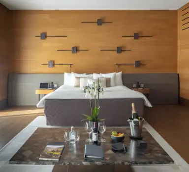 The Chedi Andermatt in Andermatt – Luxuriöses Doppelzimmer mit elegantem Design | Wellnesshotel Schweizer Alpen