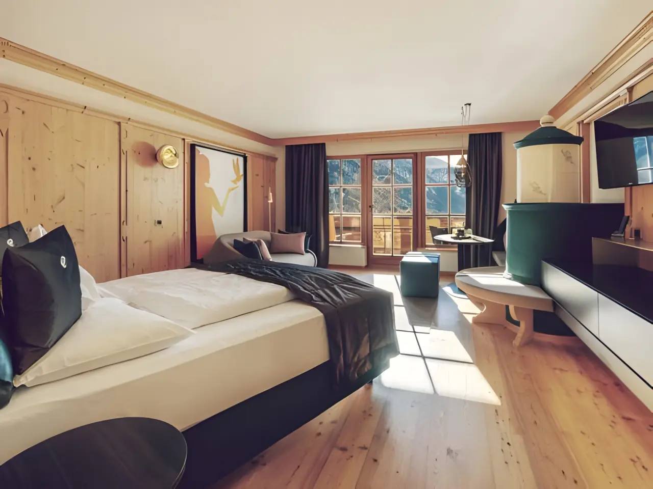 Hotel Quelle - Nature Spa Resort in St. Martin in Gsies – Komfortzimmer mit Bergblick und Balkon | Wellnesshotel Südtirol