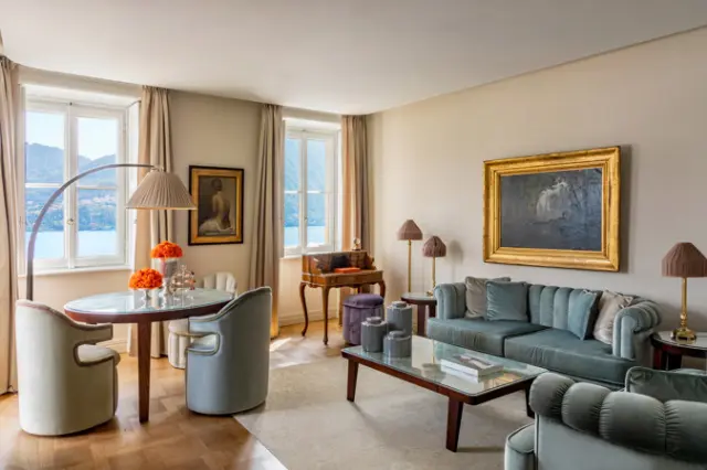 Grand Hotel Tremezzo in Bellagio – Geräumige Hotelsuite mit Wohnbereich und Seeblick | Wellnesshotel Comer See