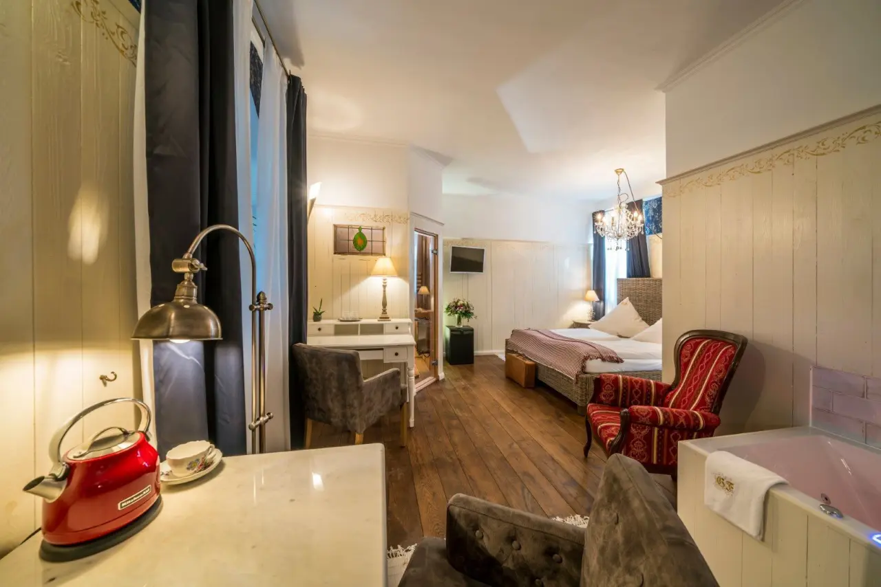 Hotel & Wellness Goldenes Fass in Rathen – Komfortables Hotelzimmer mit Badewanne | Wellnesshotel Sächsische Schweiz