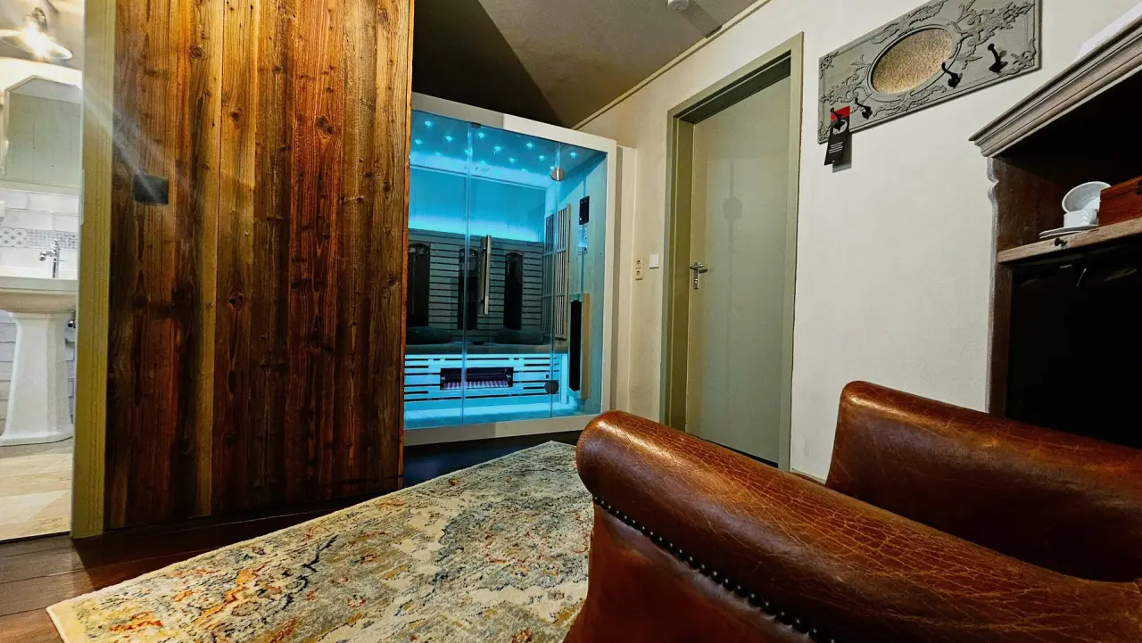 Hotel & Wellness Goldenes Fass in Rathen – Moderne Sauna mit Farblichttherapie | Wellnesshotel Sächsische Schweiz