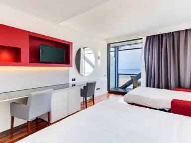 Ferretti Hotel Kursaal in Cattolica – Helles Hotelzimmer mit Meerblick und Schlafsofa | Wellnesshotel Emilia-Romagna