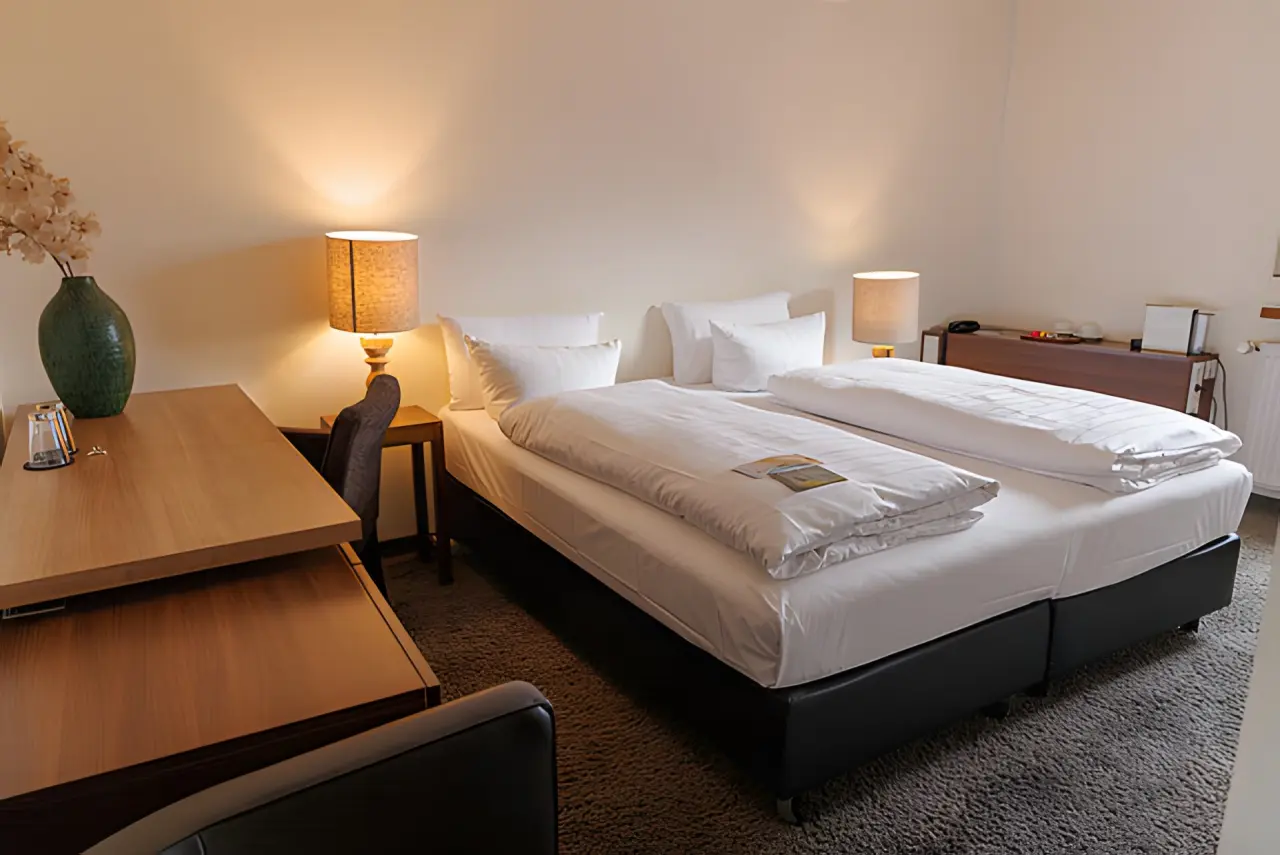 Das Marienhöh in Fischbach – Gemütliches Doppelzimmer mit Schreibtisch | Wellnesshotel Hunsrück