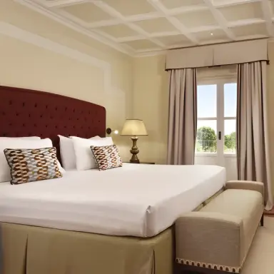 Relais Sant'Uffizio in Como – Helles Doppelzimmer mit Blick ins Grüne | Wellnesshotel Lombardei