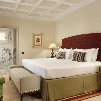 Relais Sant'Uffizio in Como – Elegantes Doppelzimmer mit luxuriösem Marmorbad | Wellnesshotel Lombardei