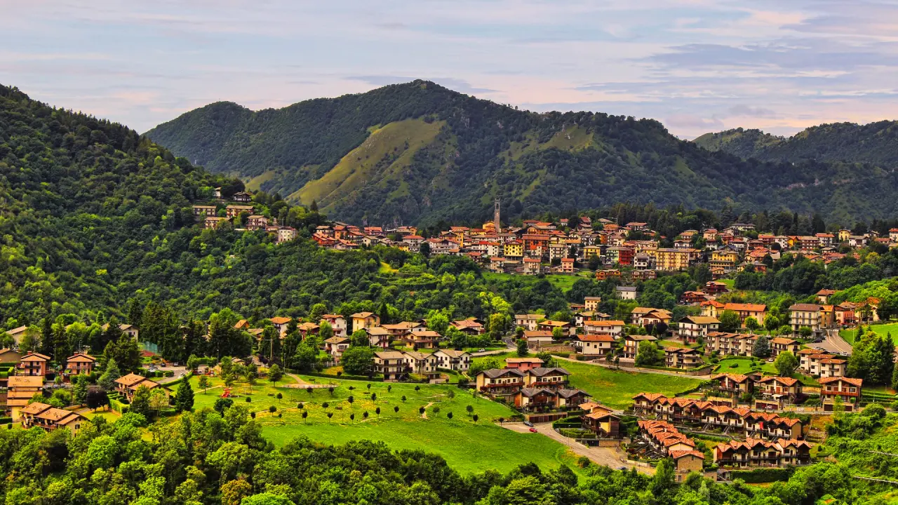 T'Ami Hotel Resort Spa in Selvino – Panoramablick auf die Berglandschaft | Wellnesshotel Lombardei