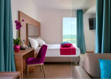 You & Me Beach Hotel in Rimini – Helles Hotelzimmer mit direktem Meerblick | Wellnesshotel Emilia-Romagna
