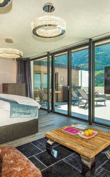 Preidlhof Luxury DolceVita Resort in Naturns – Suite mit Bergblick und Terrasse | Wellnesshotel Südtirol