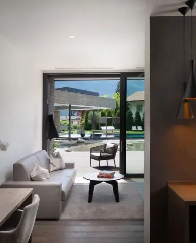 Klein Fein Hotel Anderlahn in Plaus – Moderne Suite mit direktem Zugang zum Pool | Wellnesshotel Südtirol